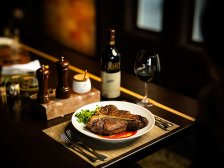 Exclusive dining packages featuring gourmet steak cuisine at The Preserve Resort and Spa's restaurant in Rhode Island.